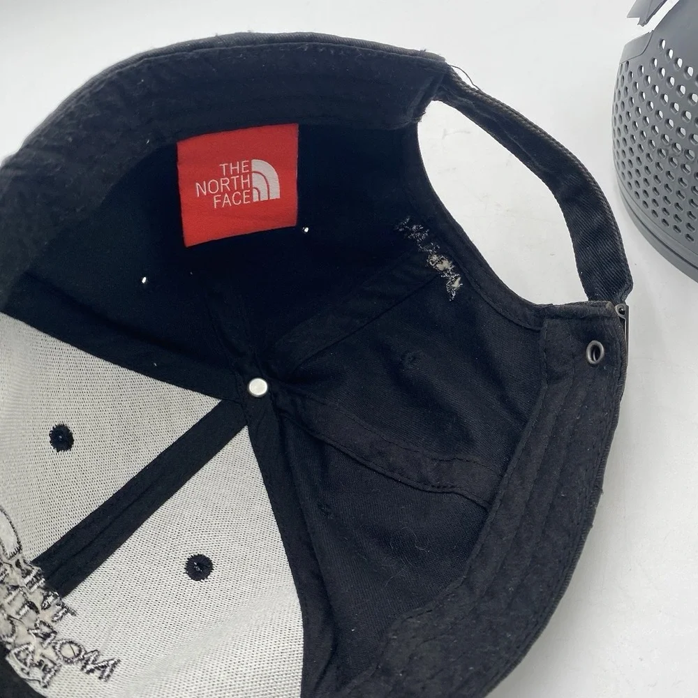 The North Face Hat Blackout Strapback Adjustable‎ Black Cleaned VGC All Black
